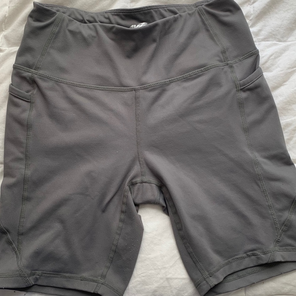 Bike shorts army green